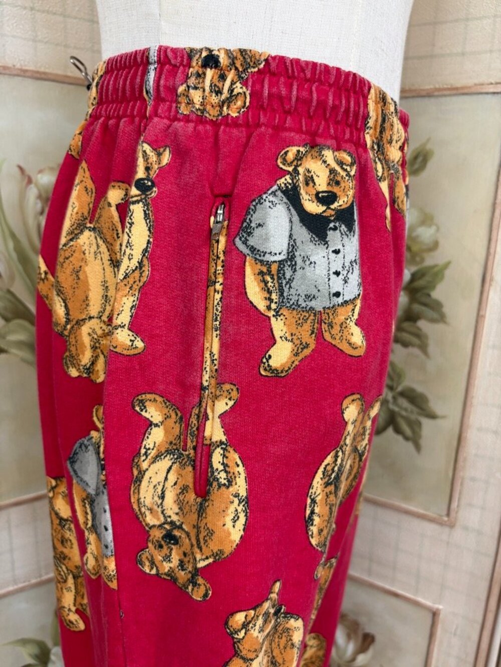Late 1980s Teddy Bear Sweat Pants, red - Picture 2 of 5